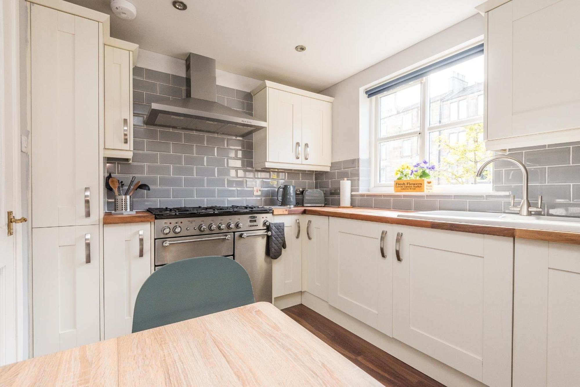 Cosy Roseburn Apartment, Edinburgh - 2 Bedrooms, Free Parking Ngoại thất bức ảnh